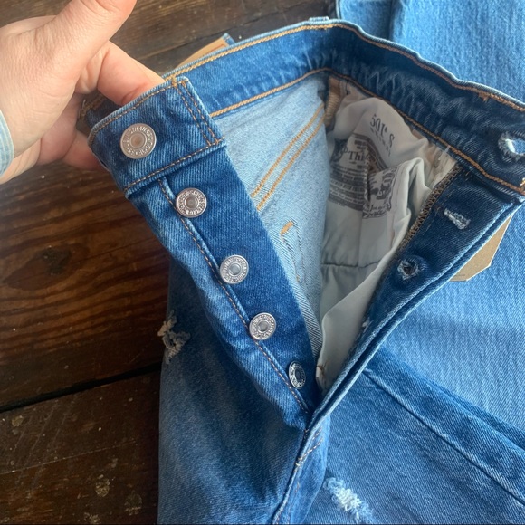 Levi’s 501 medium wash jeans distressed knee high waisted skinny button fly - Picture 2 of 11